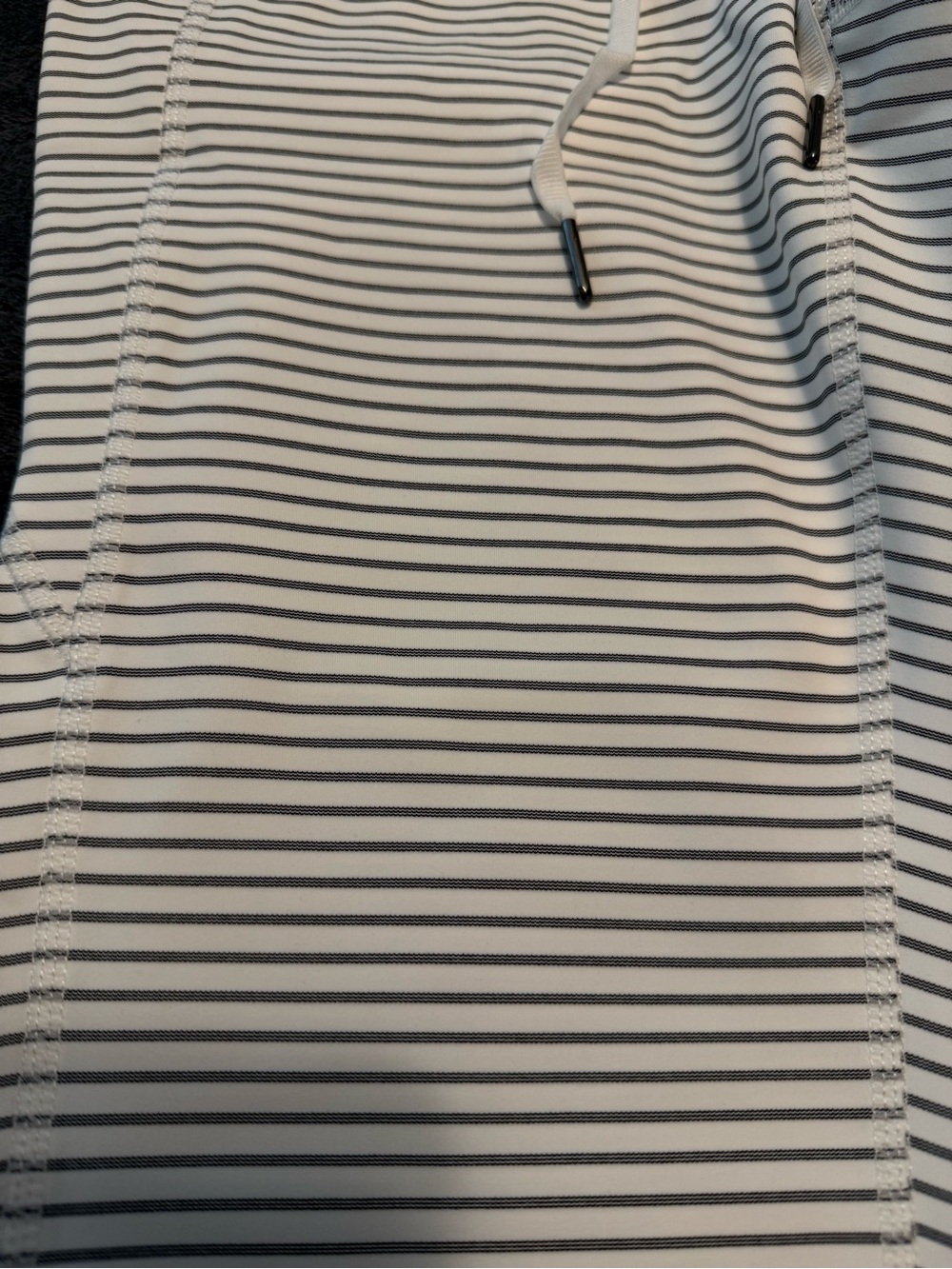7/8 Length High Waisted Drawstring Striped Yoga Leggings with Pockets - Picture 3 of 7